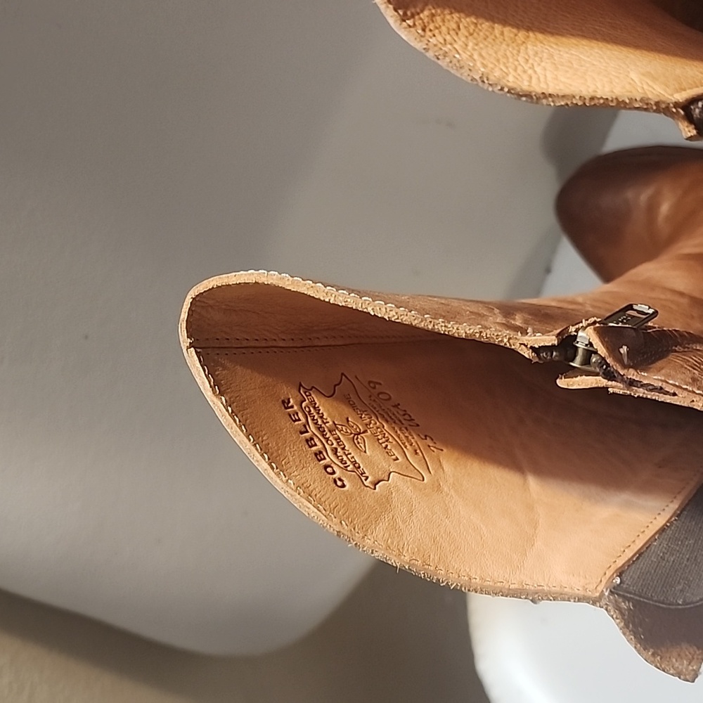 Boots - Picture 5 of 12